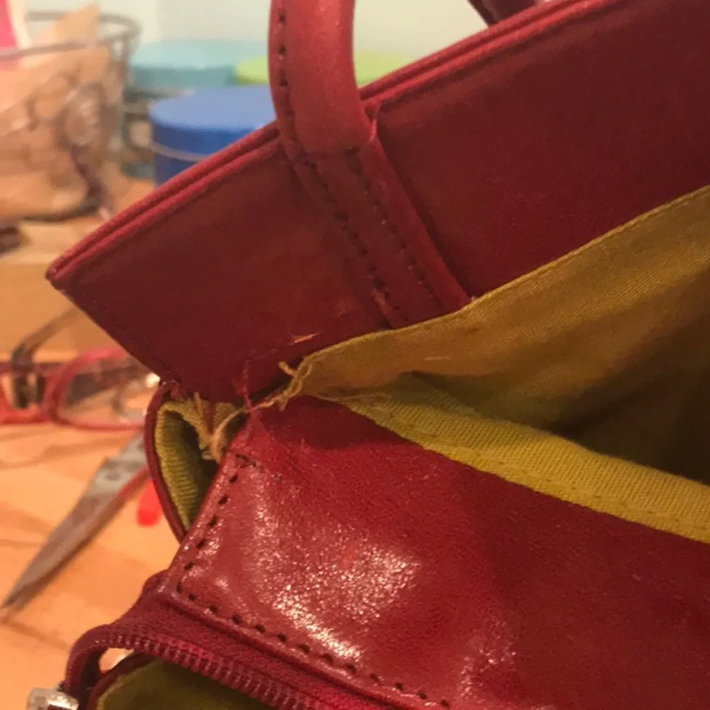 Hobo Red Leather Shoulder Bag - Picture 11 of 16
